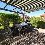 Daire Nispel Comfortable Vacation
